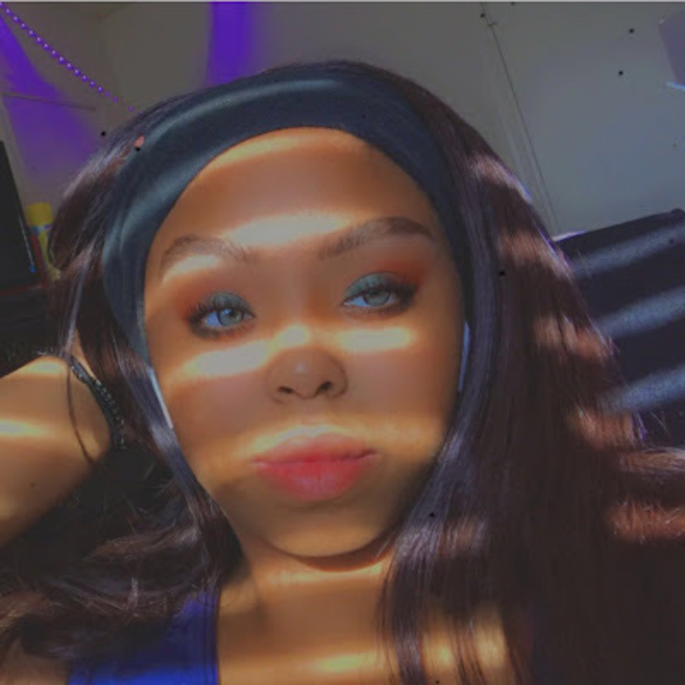 Meet your Posher, Mia